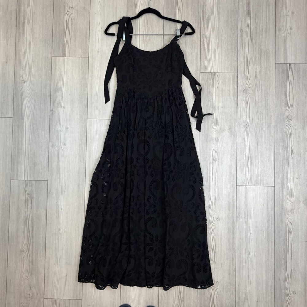 Saylor Maryl midi dress featuring an open-stitch lace Bow & Zipper Back Size XS - Picture 2 of 12